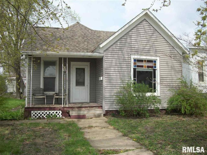 720 Pulaski St, Lincoln, IL 62656 - photo 1