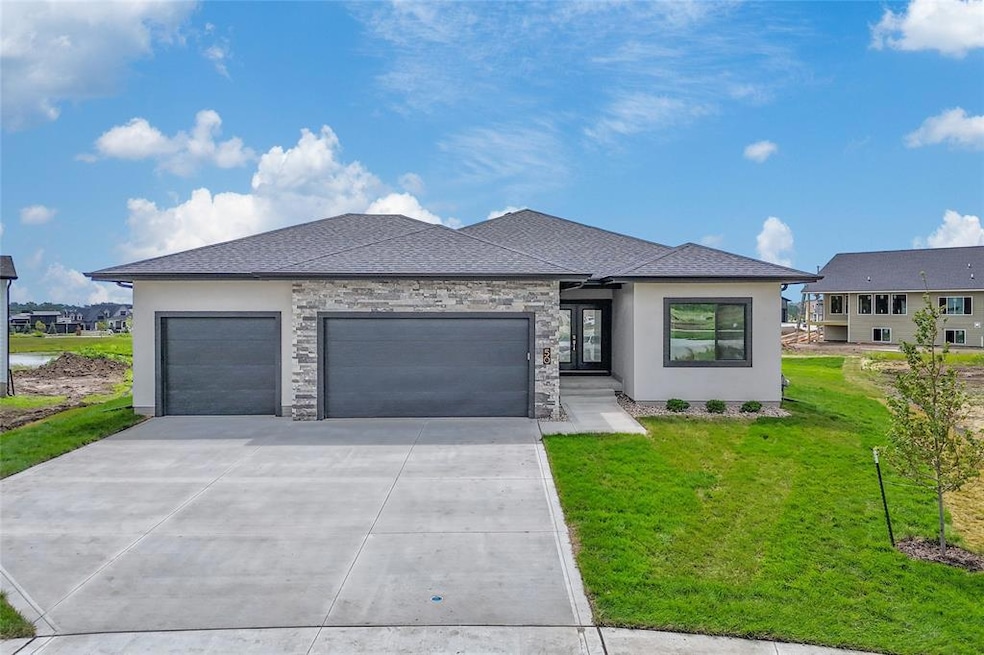 50 NW Crabtree Ln, Waukee, IA 50263 - photo 1