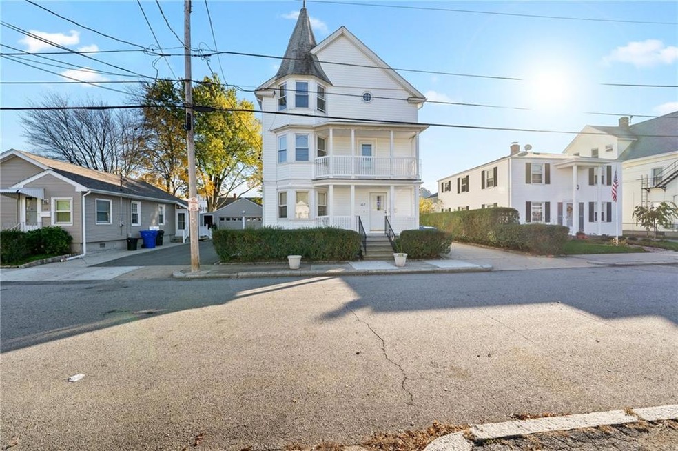 105 Oakland Ave unit 2, Pawtucket, RI 02861 - photo 1