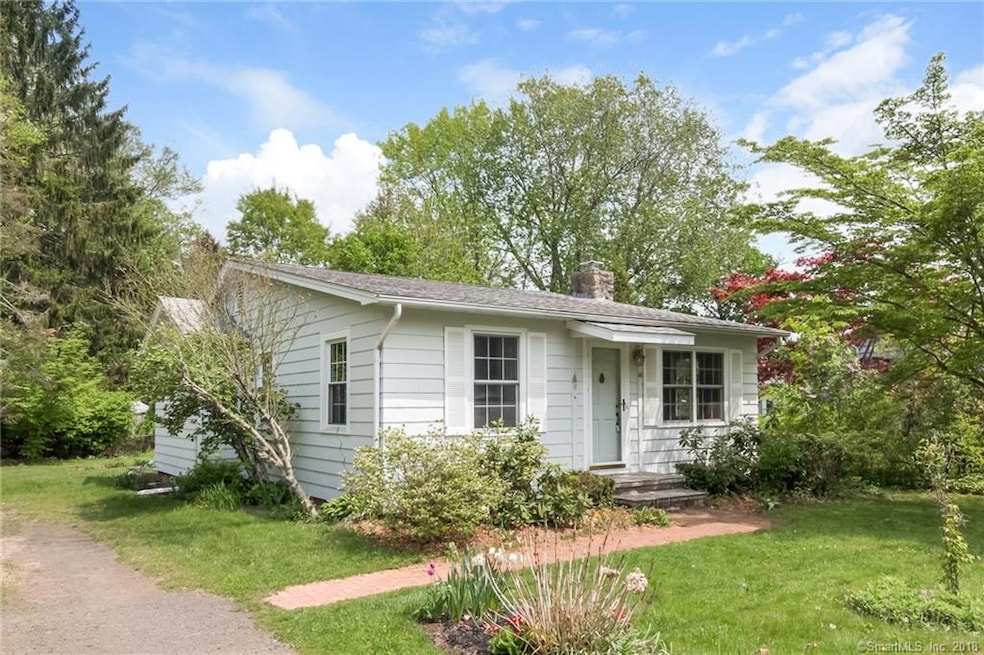 Delightful two bedroom home in Guilford Lakes Asso