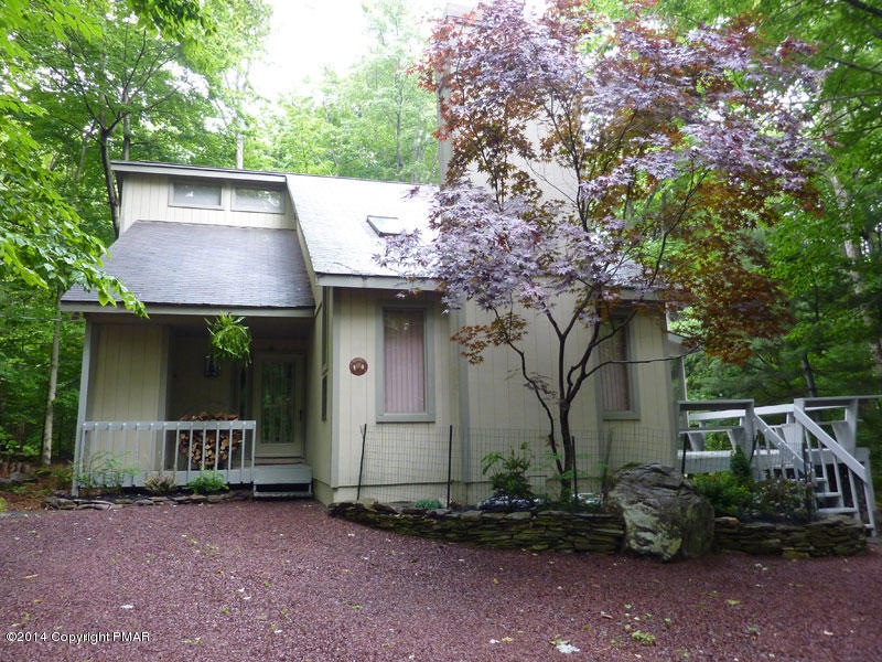 EllenkoExterior