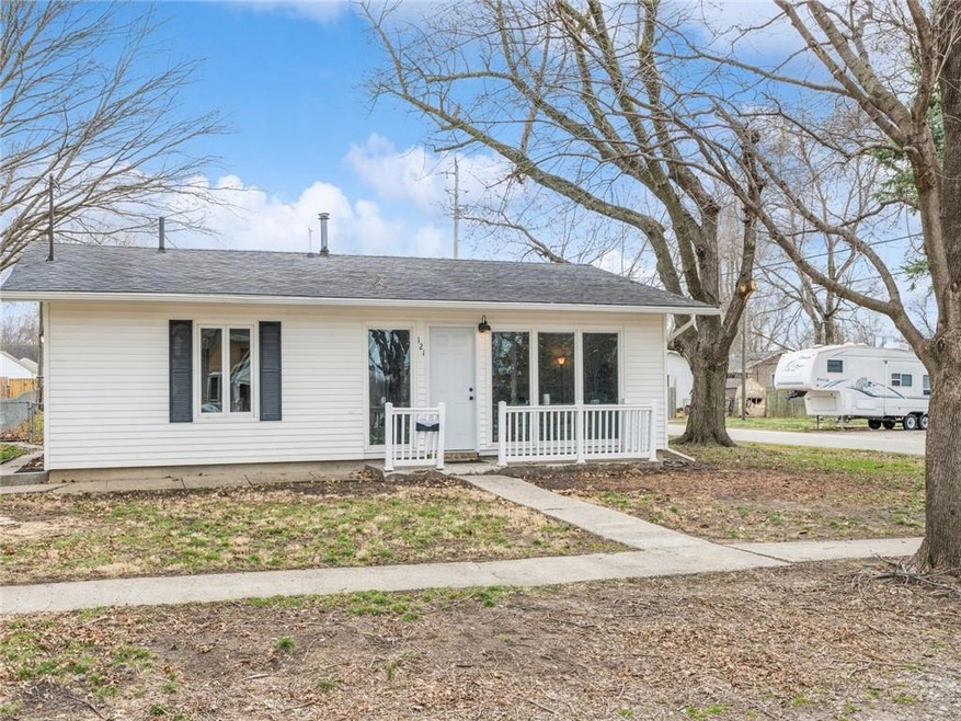 121 W Washington St, Colfax, IA 50054 - photo 1