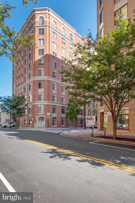 1205 N Garfield St unit 707, Arlington, VA 22201 - photo 1