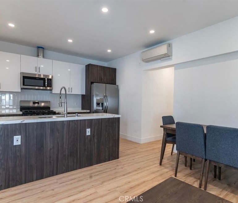 1213 W 24th St, Los Angeles, CA 90007 - photo 1