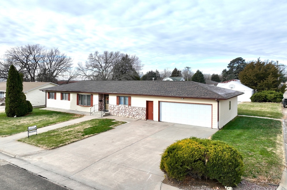 410 Bayard St, Stratton, NE 69043 - photo 1