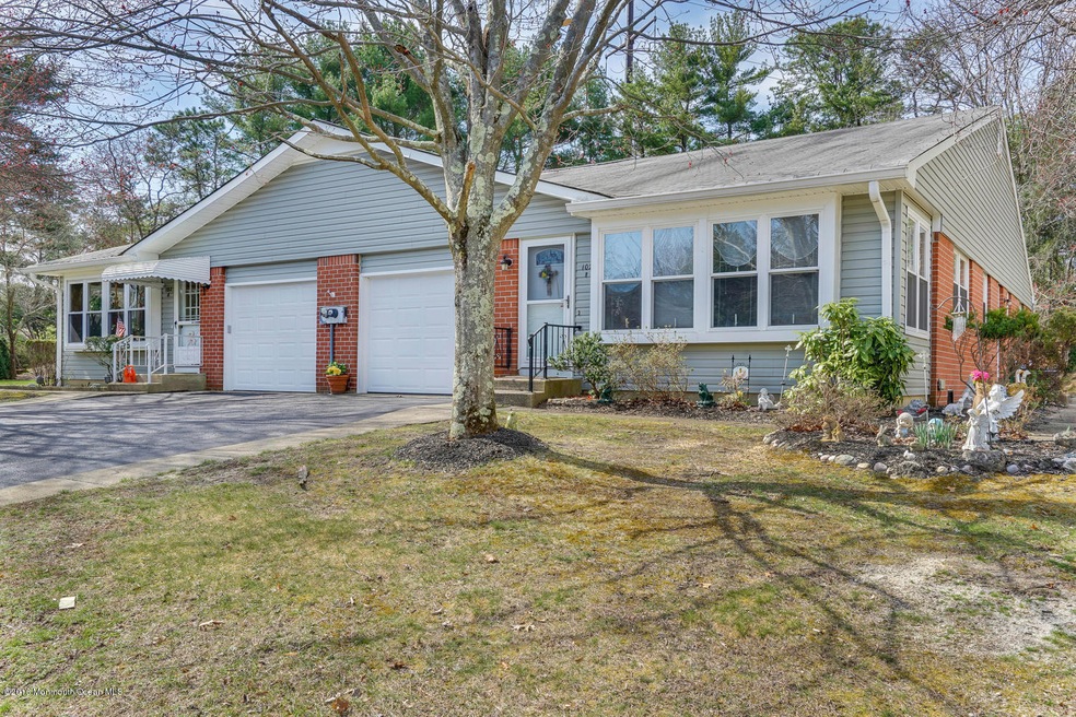 102 Conestoga Dr Manchester-large-001-8-