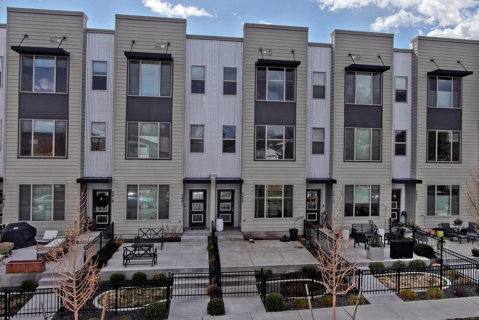 2423 W Bridge Ave, Spokane, WA 99201 - photo 1