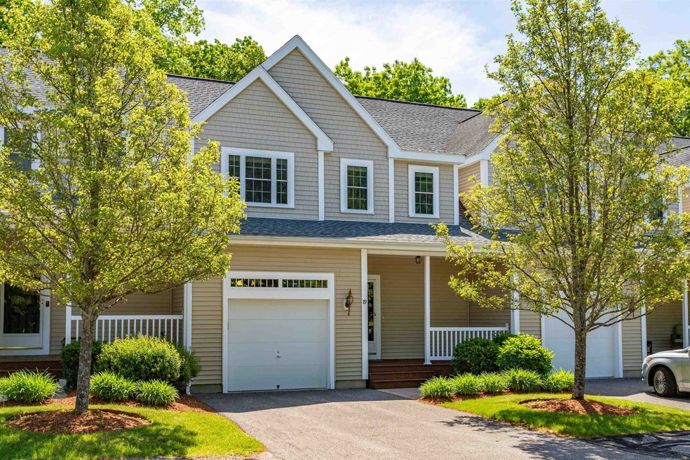 19 Hanna Cir, MerriMacK, NH 03054 - photo 1