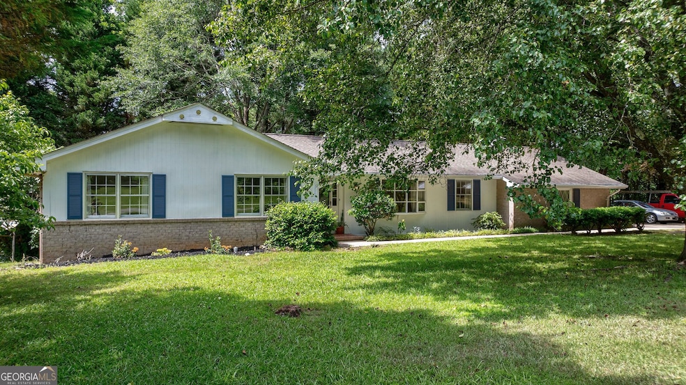 173 Hammond St, Winder, GA 30680 - photo 1