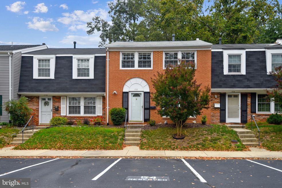 1712 Greentree Ct, Crofton, MD 21114 - photo 1