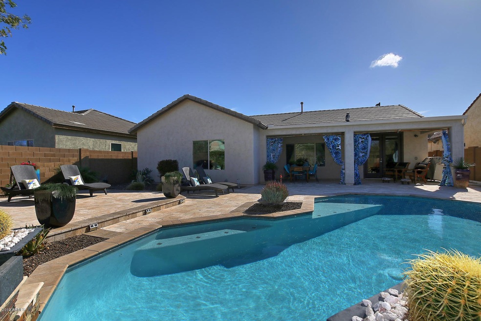 6704 W Desert Blossom Way-large-028-22-R