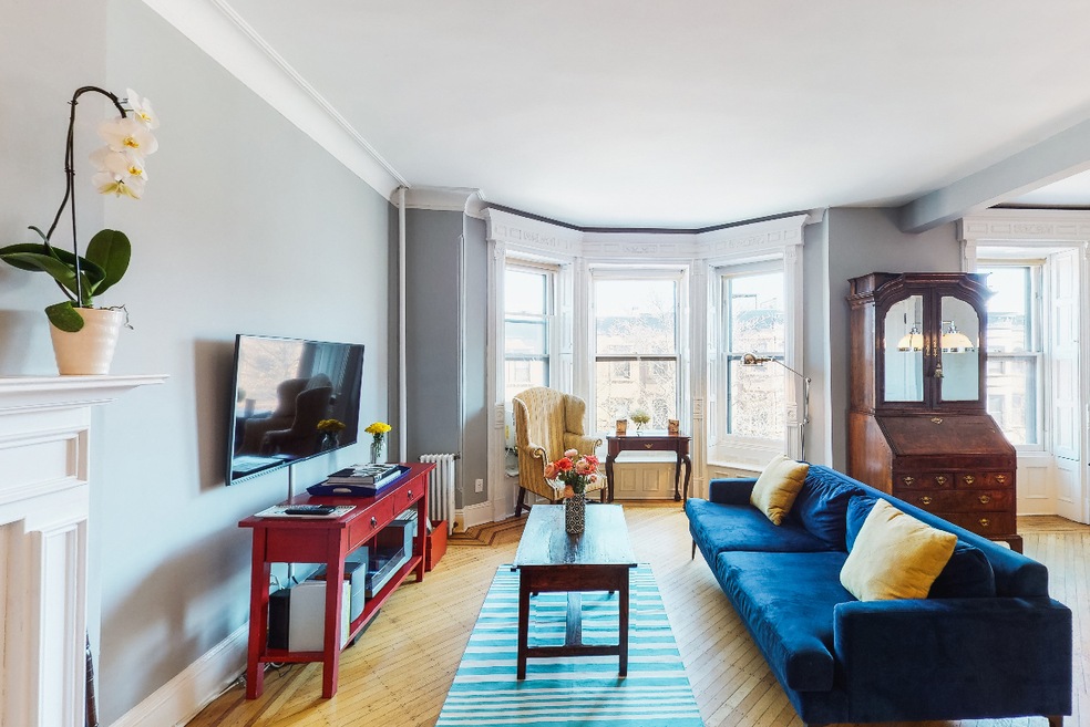 Sold $1,049,000 • Co-Listing Agent