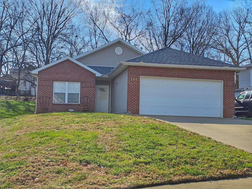 210 W Spring St, Boonville, MO 65233 - photo 1