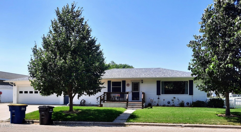 1211 5th Ave NE, Jamestown, ND 58401 - photo 1