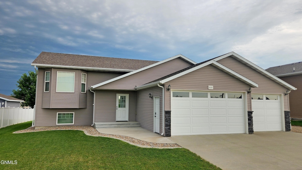Pending $325,000 • Co-Listing Agent
