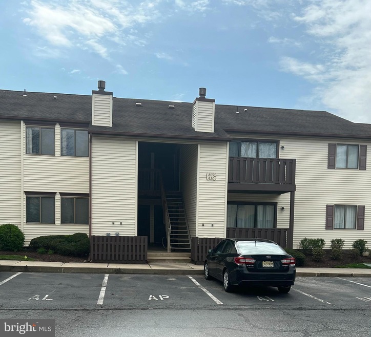 314 Hunter Ct, Marlton, NJ 08053 - photo 1