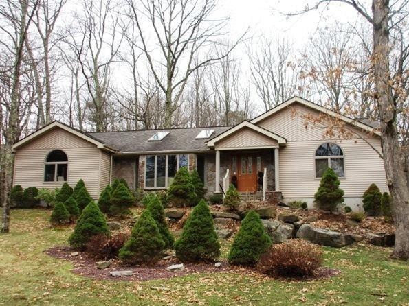 109 Falling Brook Dr, Hawley, PA 18428 - photo 1