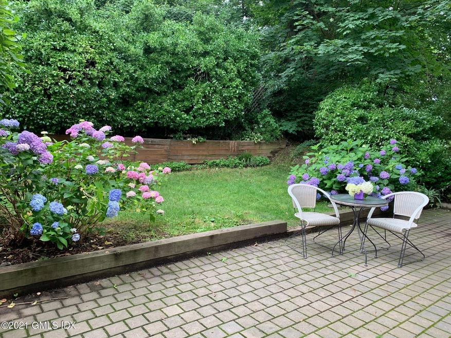 31 Green Ln unit 2, Greenwich, CT 06831 - photo 1