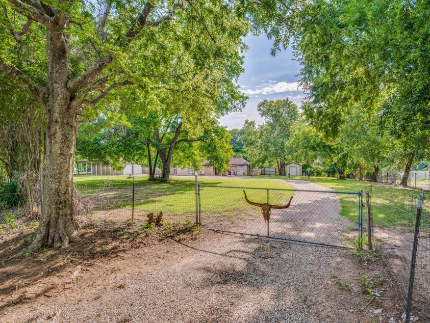 967 Paradise Cove Rd, Pottsboro, TX 75076 - photo 1