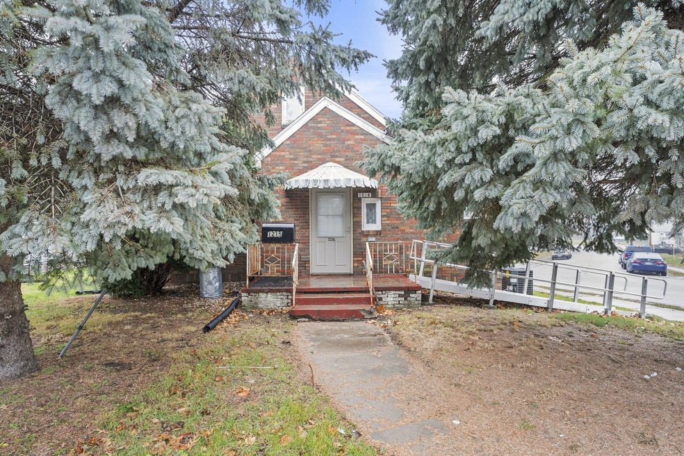 Welcome to 1215 E. 2nd Street