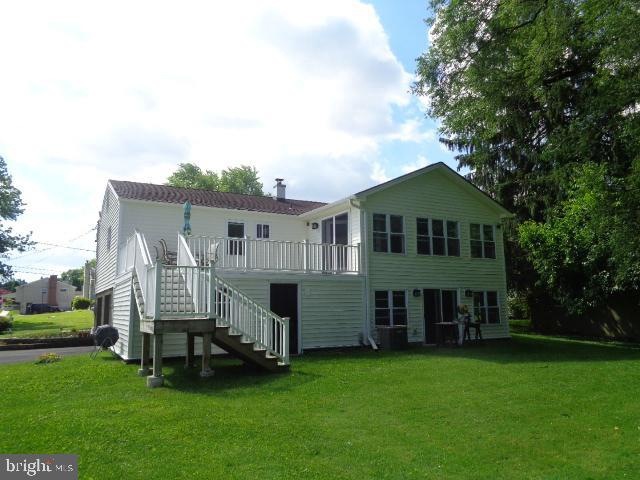 1380 Ellwanger Dr, Phoenixville, PA 19460 - photo 1