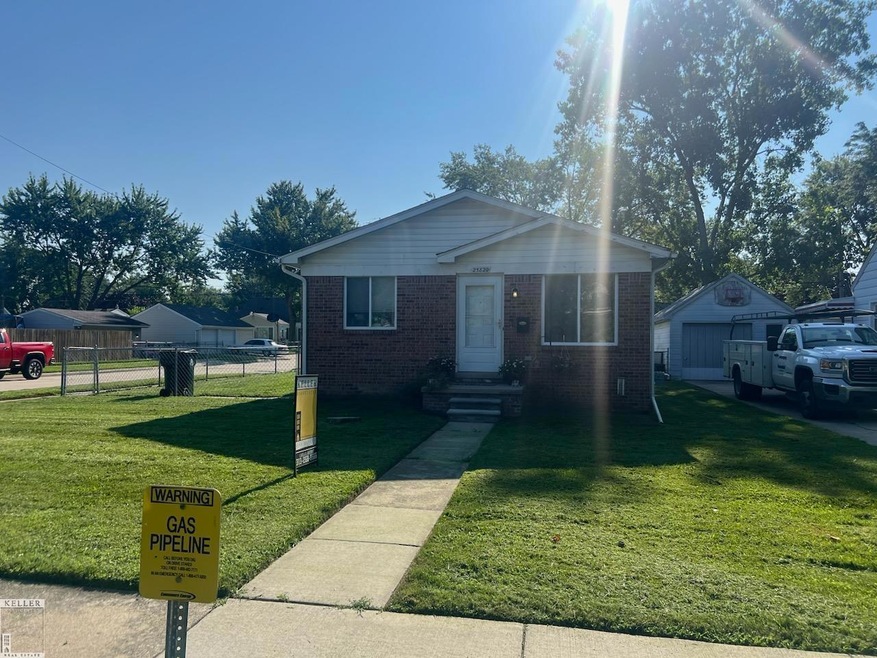 25820 Fern St, Roseville, MI 48066 - photo 1