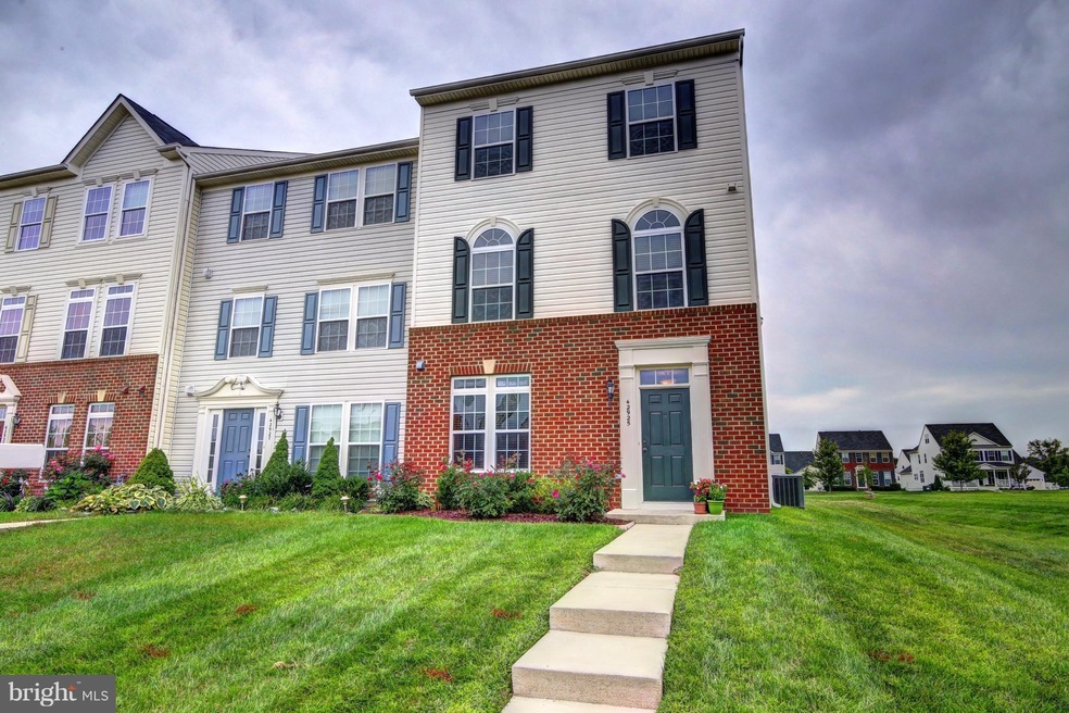 42925 Edgewater St, Chantilly, VA 20152 - photo 1