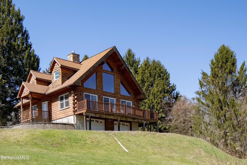 18 Castle Ln, Great Barrington, MA 01230 - photo 1