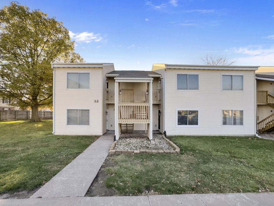 32 Coventry Ln Apt 2