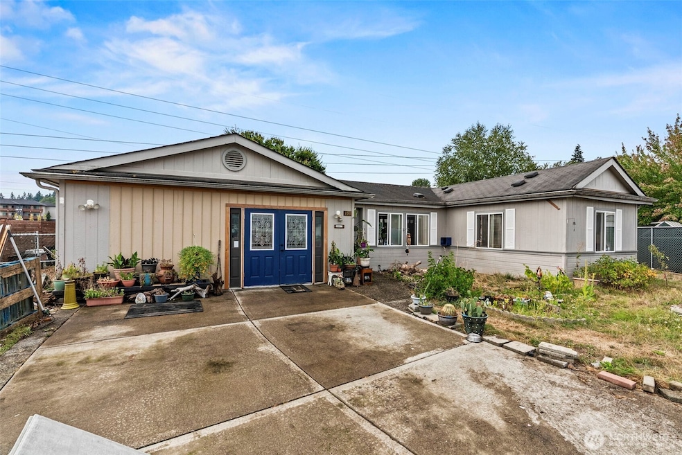 157 Chickadee Dr, Kelso, WA 98626 - photo 1