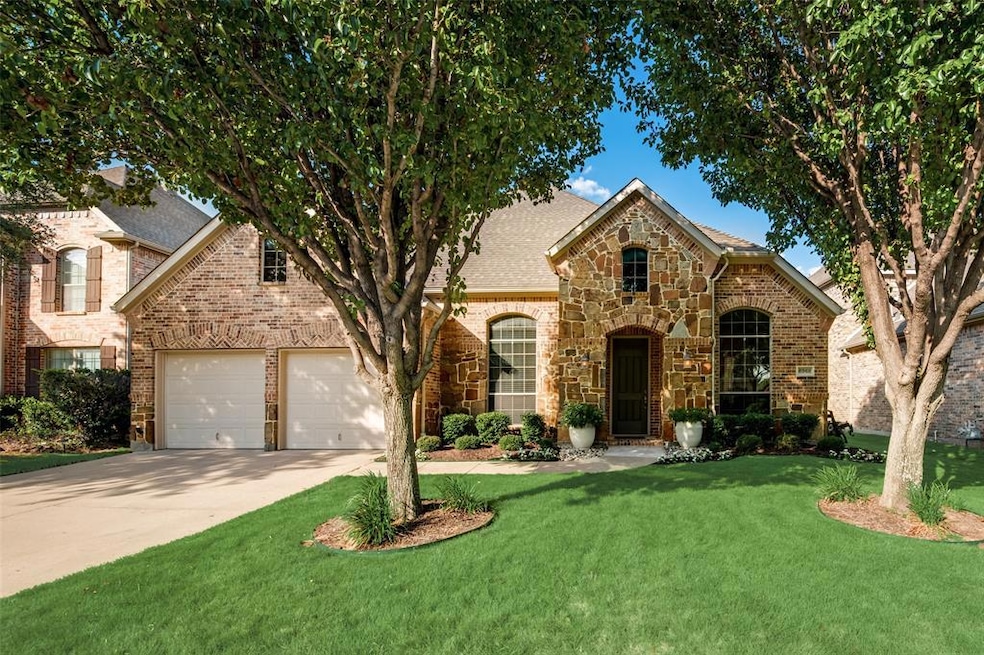 Stunning curb appeal!