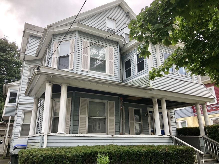 27-29 Carlisle St, Springfield, MA 01109 - photo 1