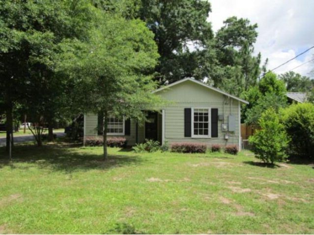 326 W Seale St, Nacogdoches, TX 75964 - photo 1
