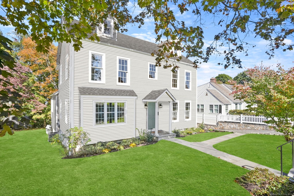 11 Hillsdale Ave, Ridgefield, CT 06877 - photo 1