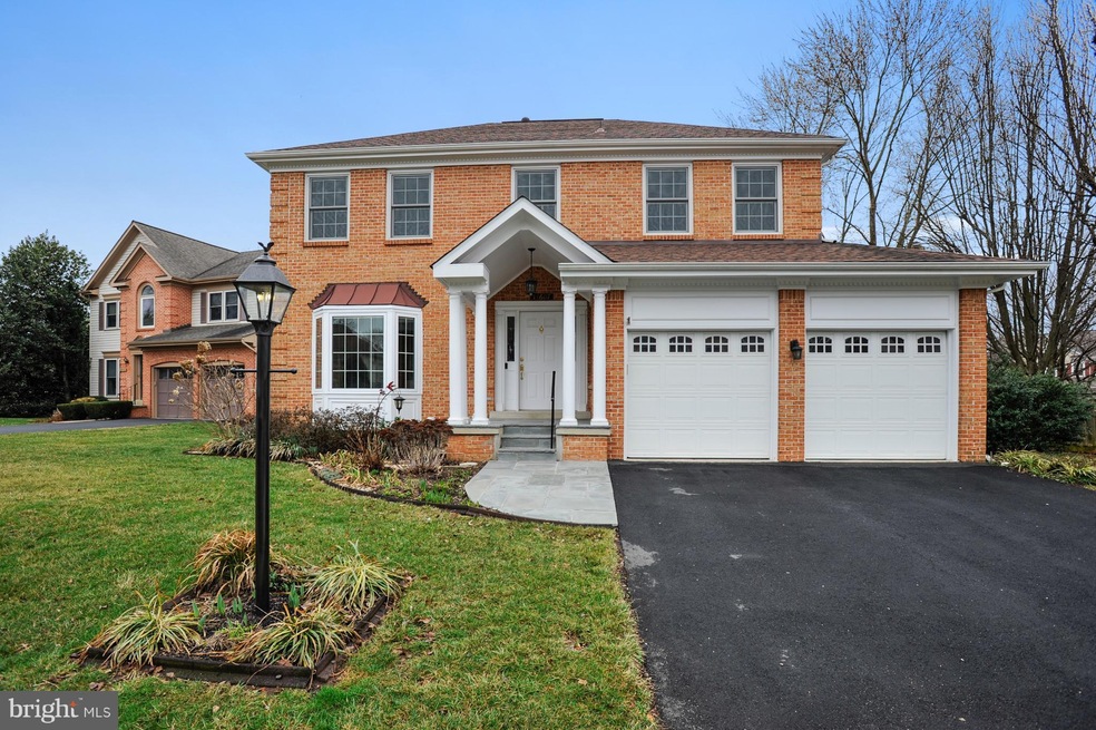 13607 Brockmeyer Ct, Chantilly, VA 20151 - photo 1