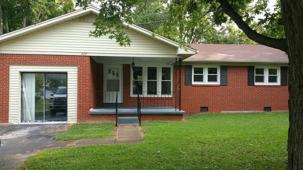 717 Darrell Ave, Franklin, KY 42134 - photo 1