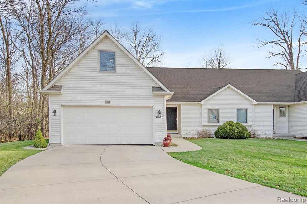 1308 Sunset Blvd unit 2, Flint, MI 48507 - photo 1