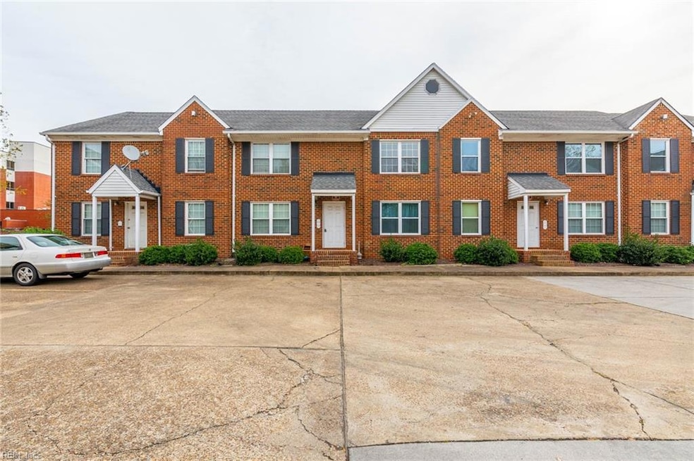 1110 Chapel St unit 1, Norfolk, VA 23504 - photo 1