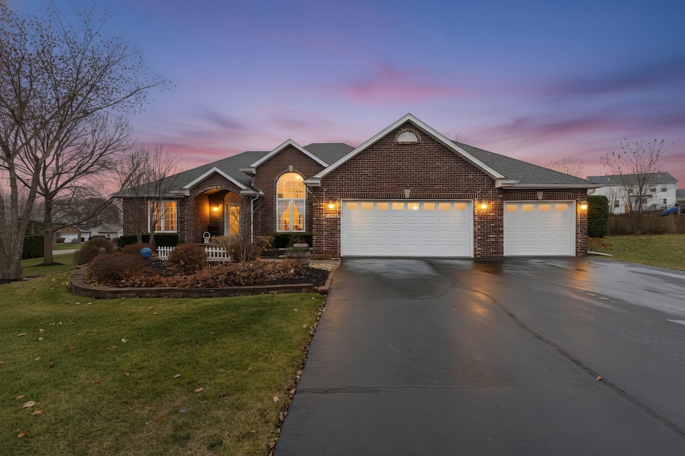 638 Merrion Rd, Roscoe, IL 61073 - photo 1