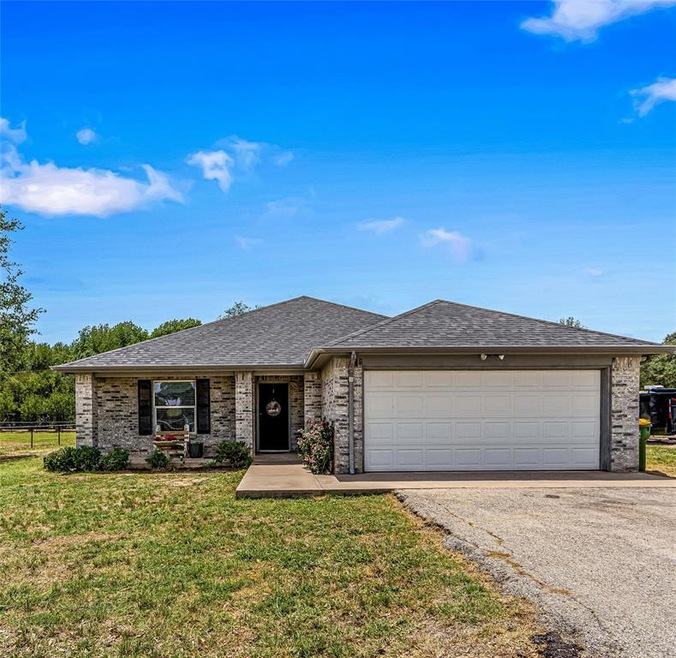 1105 Miller Rd, Azle, TX 76020 - photo 1