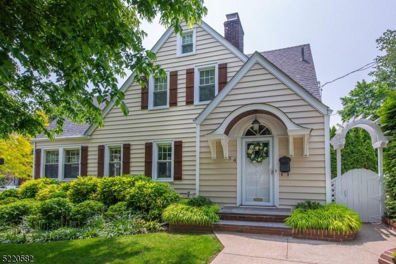 54 Southern Slope Dr, Millburn, NJ 07041 - photo 1