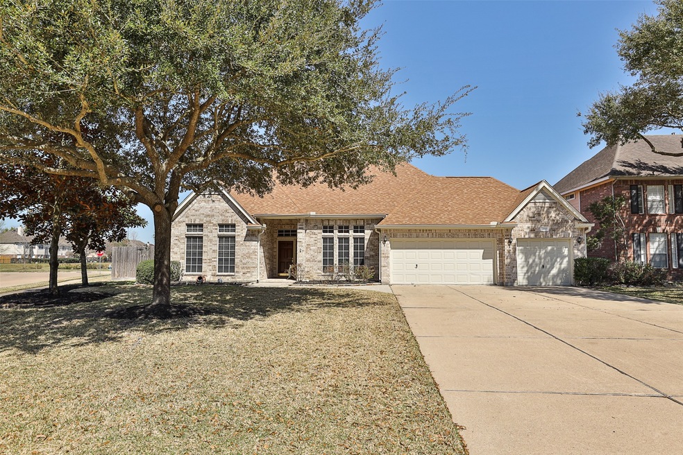 11410 E Lakewood Forest North Ct, Tomball, TX 77377 - photo 1