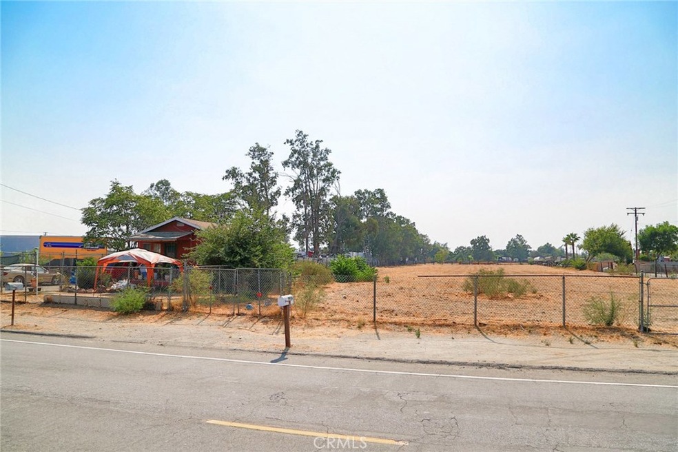 9996 Hemlock Ave, Fontana, CA 92335 - photo 1