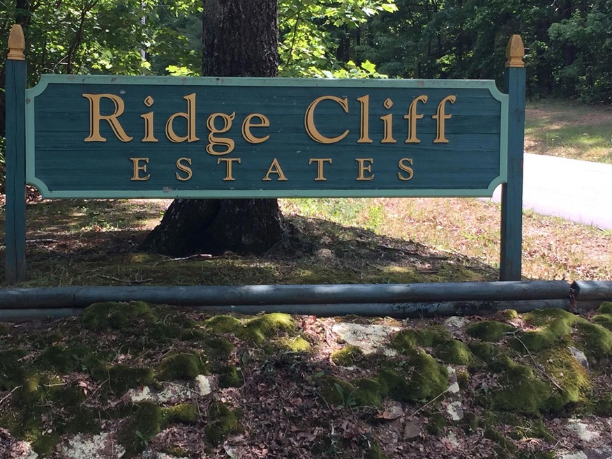 Entrance to Ridge Cliff Estates