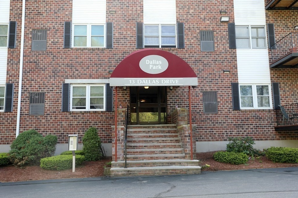 13 Dallas Dr unit 202, Dracut, MA 01826 - photo 1
