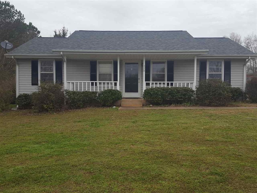 328 Crest Dr, Inman, SC 29349 - photo 1