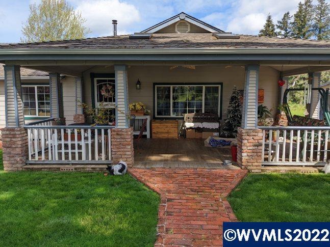 956 Valley View Rd, Sutherlin, OR 97479 - photo 1