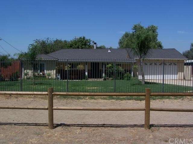 Front view of home