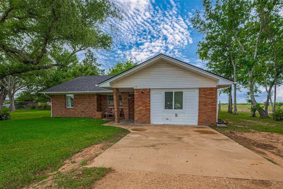 16316 Highway 36, Needville, TX 77461 - photo 1