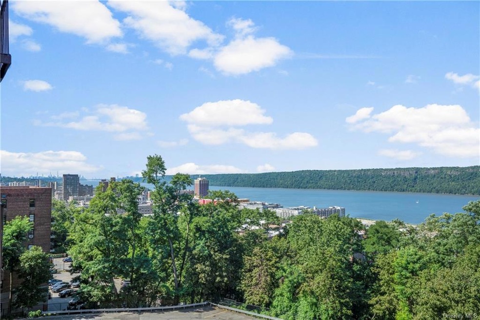 Rosewood unit 6U, Yonkers, NY 10701 - photo 1